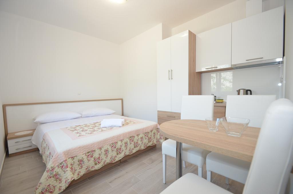 Apartment Anica Kuk Starigrad Paklenica Chambre photo