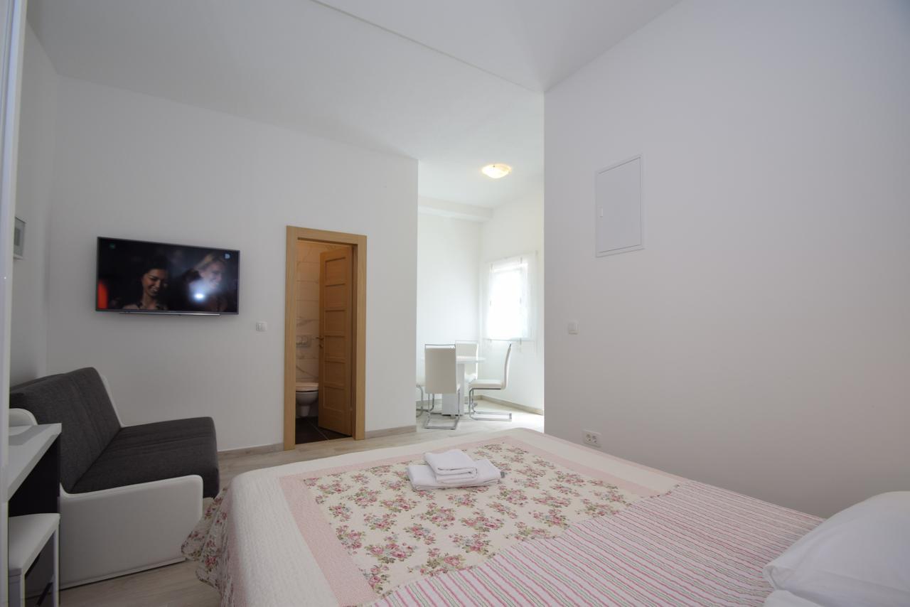 Apartment Anica Kuk Starigrad Paklenica Extérieur photo
