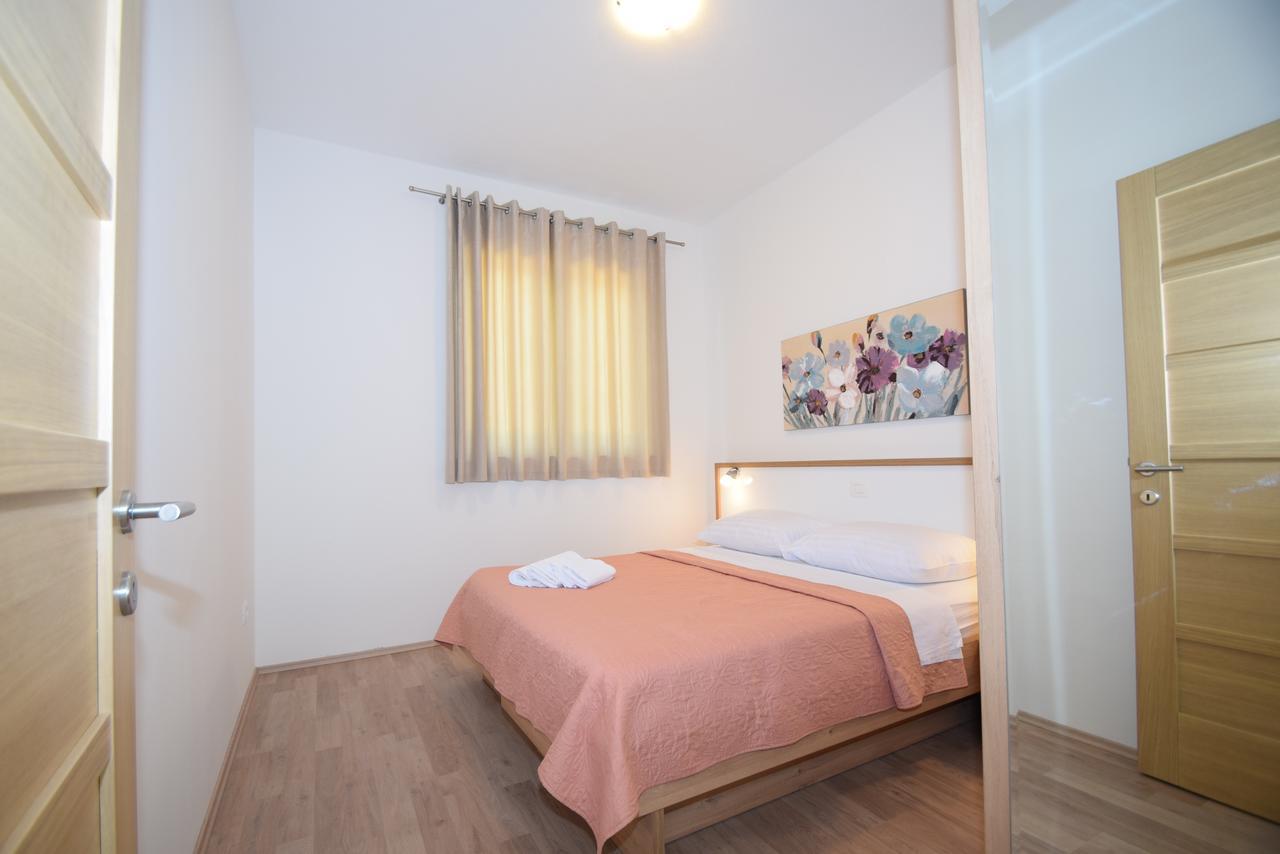 Apartment Anica Kuk Starigrad Paklenica Extérieur photo